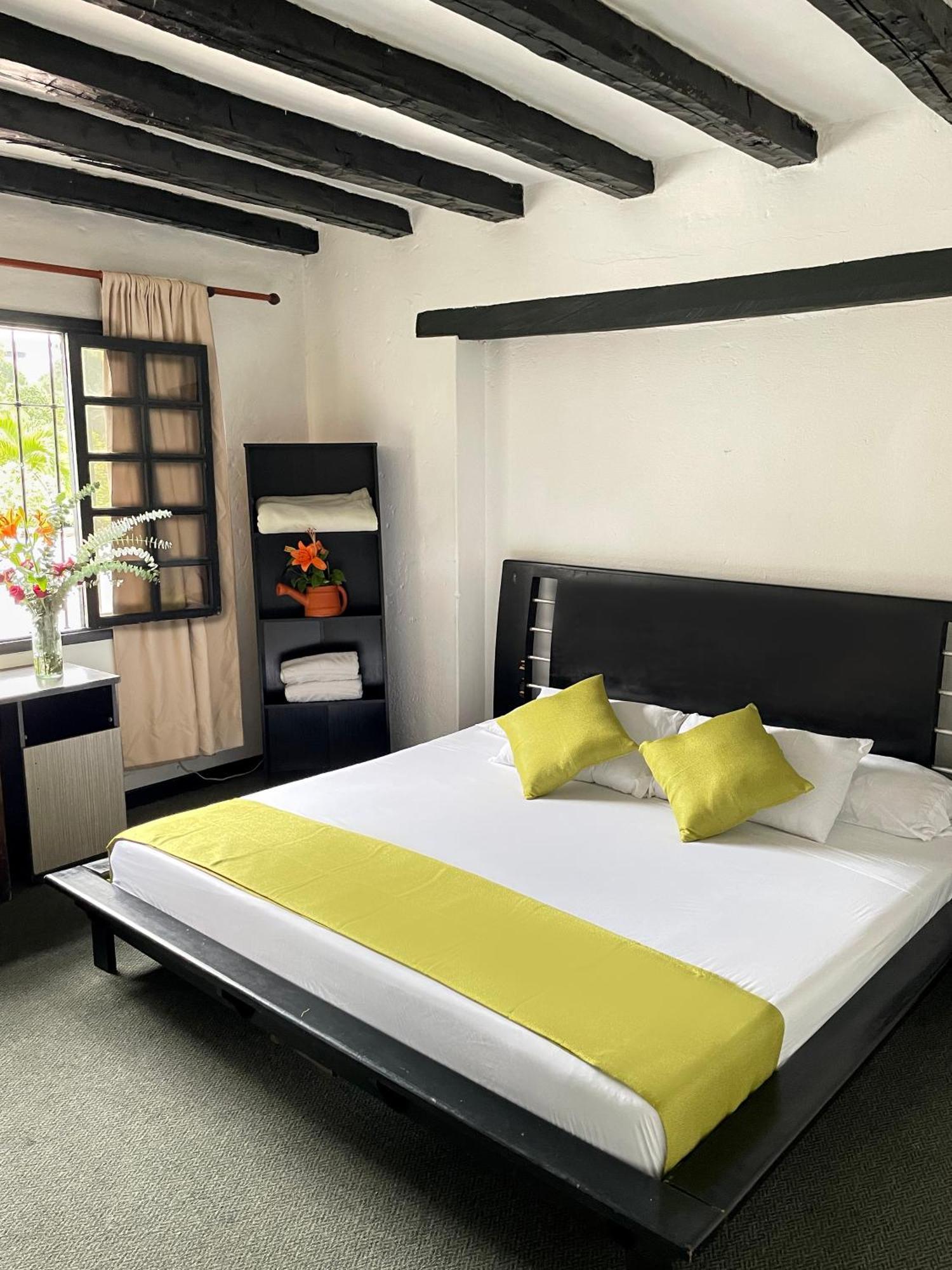 Hotel Premium Real Medellín Esterno foto